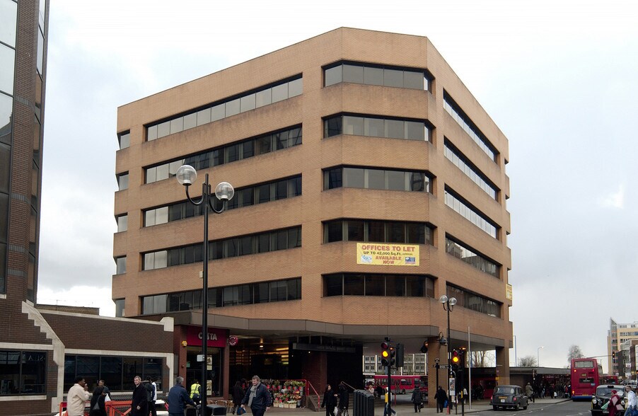 79 College Rd, Harrow à louer - Photo de l’immeuble – Image 2 sur 28