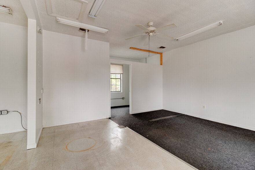 2820 Howland Blvd, Deltona, FL à vendre - Photo intérieure – Image 3 sur 46