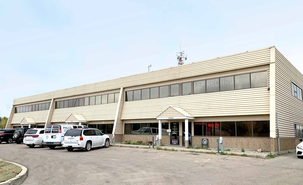 15330 123 Av NW, Edmonton, AB à louer - Photo de l’immeuble – Image 1 sur 17