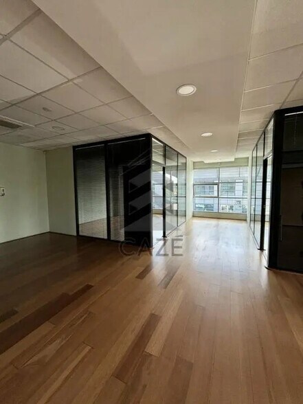 Bureau dans Floirac à louer - Photo de l’immeuble – Image 3 sur 16