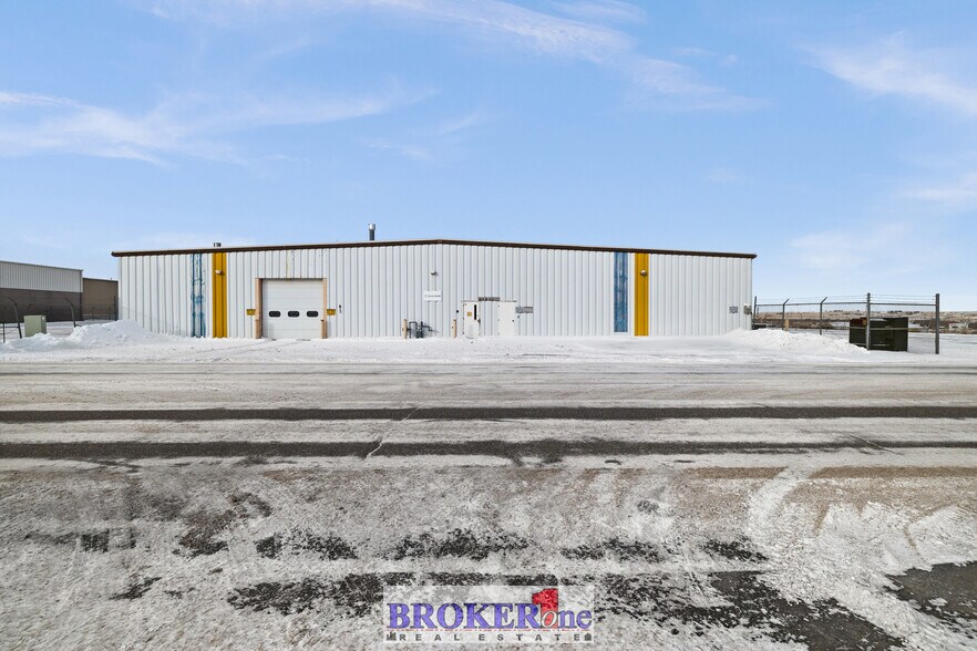 300 N Walsh Dr, Casper, WY à louer - Photo principale – Image 1 sur 22