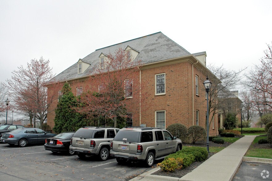 130 Northwoods Blvd, Columbus, OH à louer - Photo de l’immeuble – Image 3 sur 4
