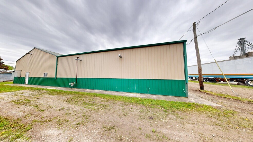 328 E Walnut St, Rensselaer, IN à vendre - Photo de l’immeuble – Image 3 sur 11