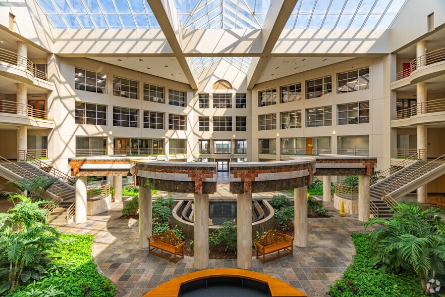 2650 Thousand Oaks Blvd, Memphis, TN à louer - Photo principale – Image 1 sur 42
