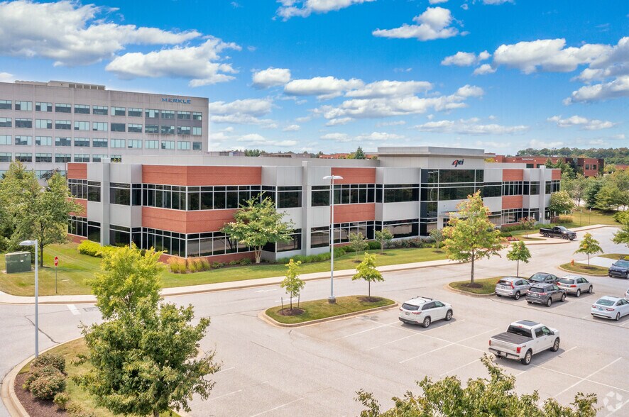 6811 Benjamin Franklin Dr, Columbia, MD à louer - Photo de l’immeuble – Image 2 sur 6