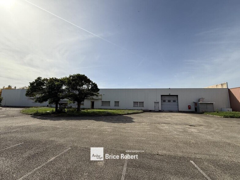 7 Allée Général Benoist, Bron à vendre - Photo de l’immeuble – Image 2 sur 5