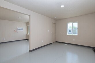 2625 E Van Buren St, Phoenix, AZ à louer Photo intérieure– Image 1 sur 6
