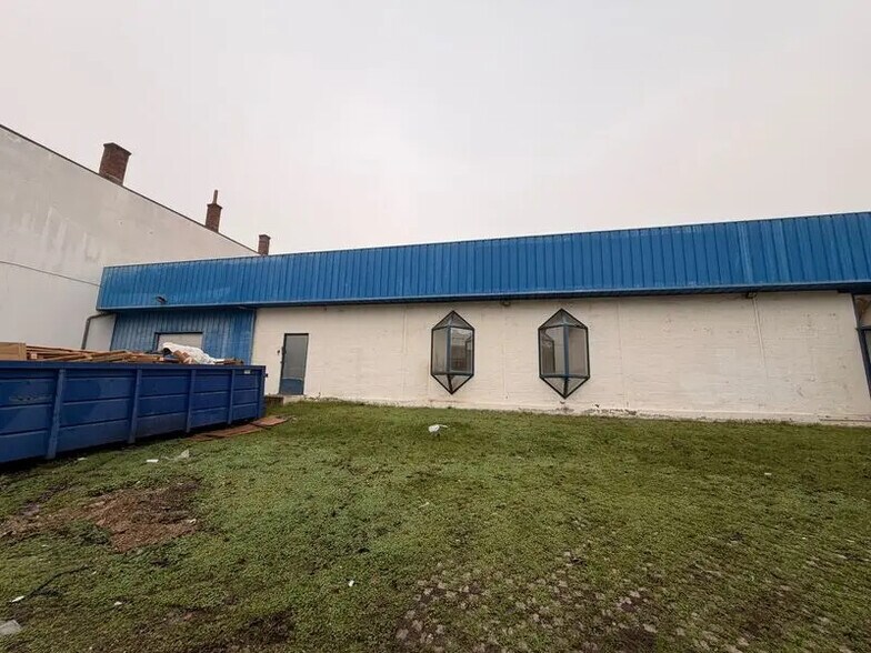 Local d'activités dans Villeurbanne à vendre - Photo de l’immeuble – Image 2 sur 8