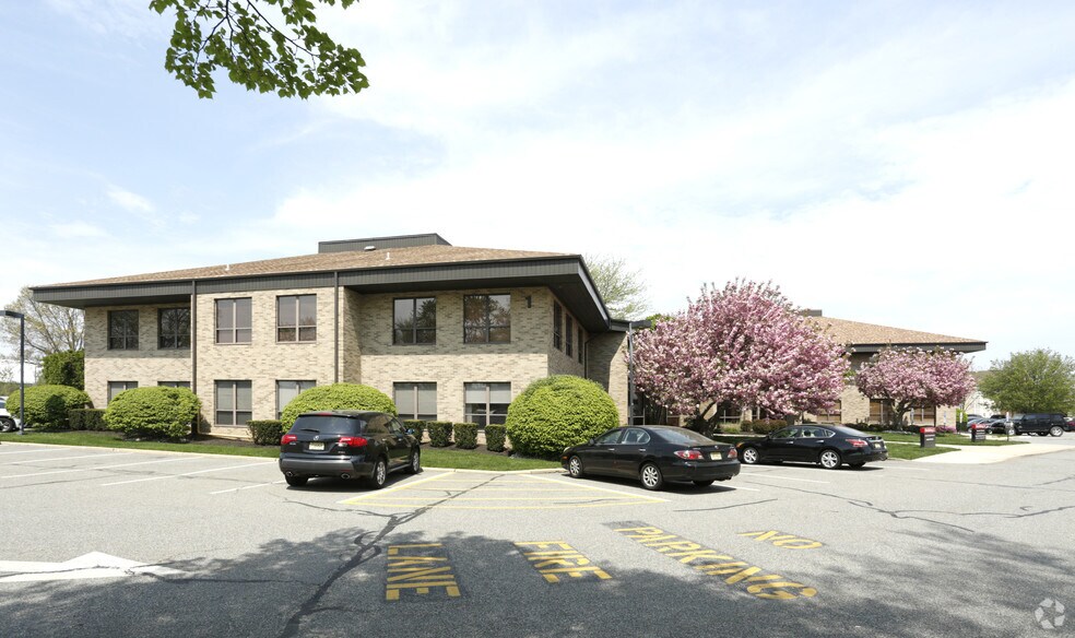 55 N Gilbert St, Tinton Falls, NJ à louer - Photo principale – Image 1 sur 10