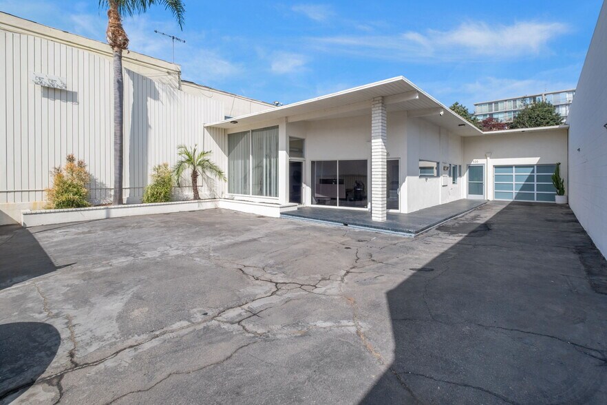 555 E 3rd St, Long Beach, CA à vendre - Photo de l’immeuble – Image 3 sur 19