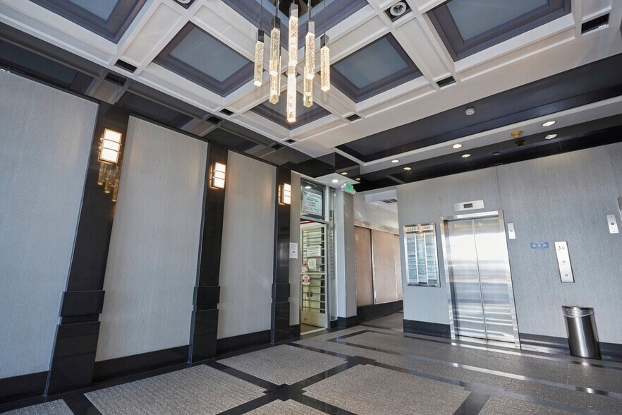 6360 Wilshire Blvd, Los Angeles, CA à louer - Photo de l’immeuble – Image 3 sur 7
