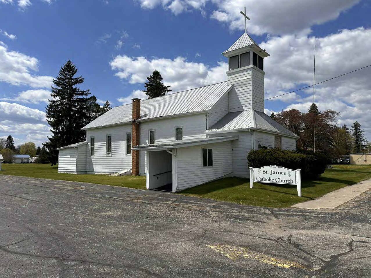 202 E Sherman St, Whittemore, MI à vendre Photo principale– Image 1 sur 61
