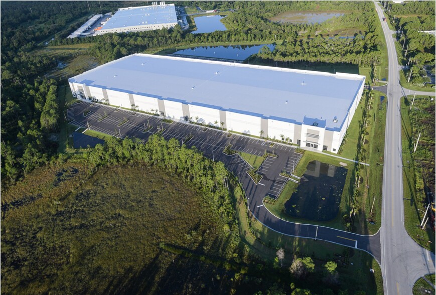 15430 Corporate Rd N, Jupiter, FL à louer - Photo de l’immeuble – Image 1 sur 10