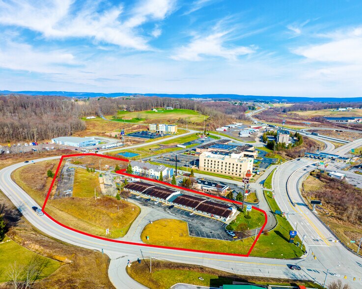 238 Tollgate Rd, Somerset, PA à vendre - Photo principale – Image 1 sur 1