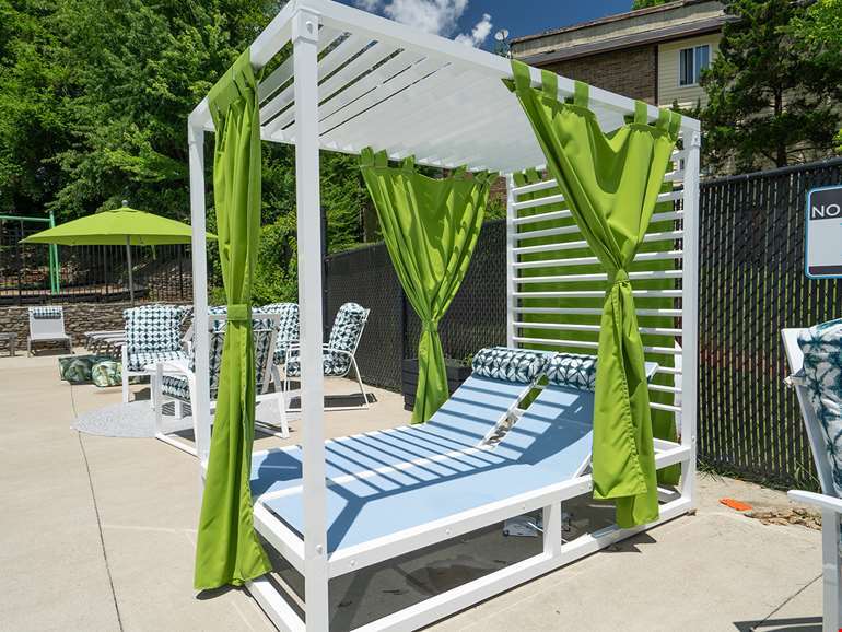 11353 N Tazwell Dr, Louisville, KY à vendre - Photo de l’immeuble – Image 2 sur 7
