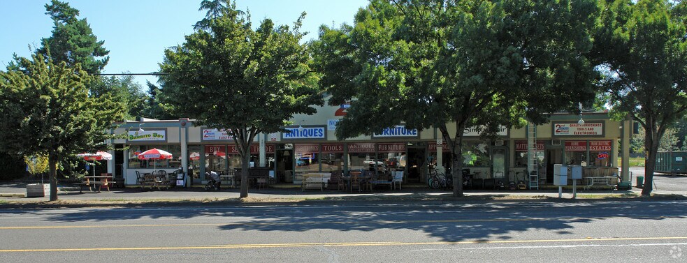 931-943 River Rd, Eugene, OR à louer - Photo de l’immeuble – Image 3 sur 7