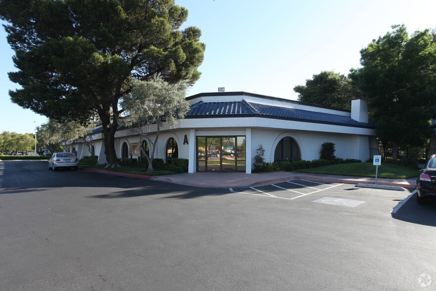 801 S Rancho Dr, Las Vegas, NV à louer - Photo de l’immeuble – Image 3 sur 21