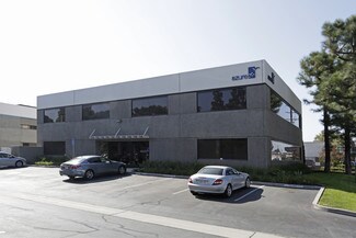 Plus de détails pour 1071 N Batavia St, Orange, CA - Local d'activités à louer