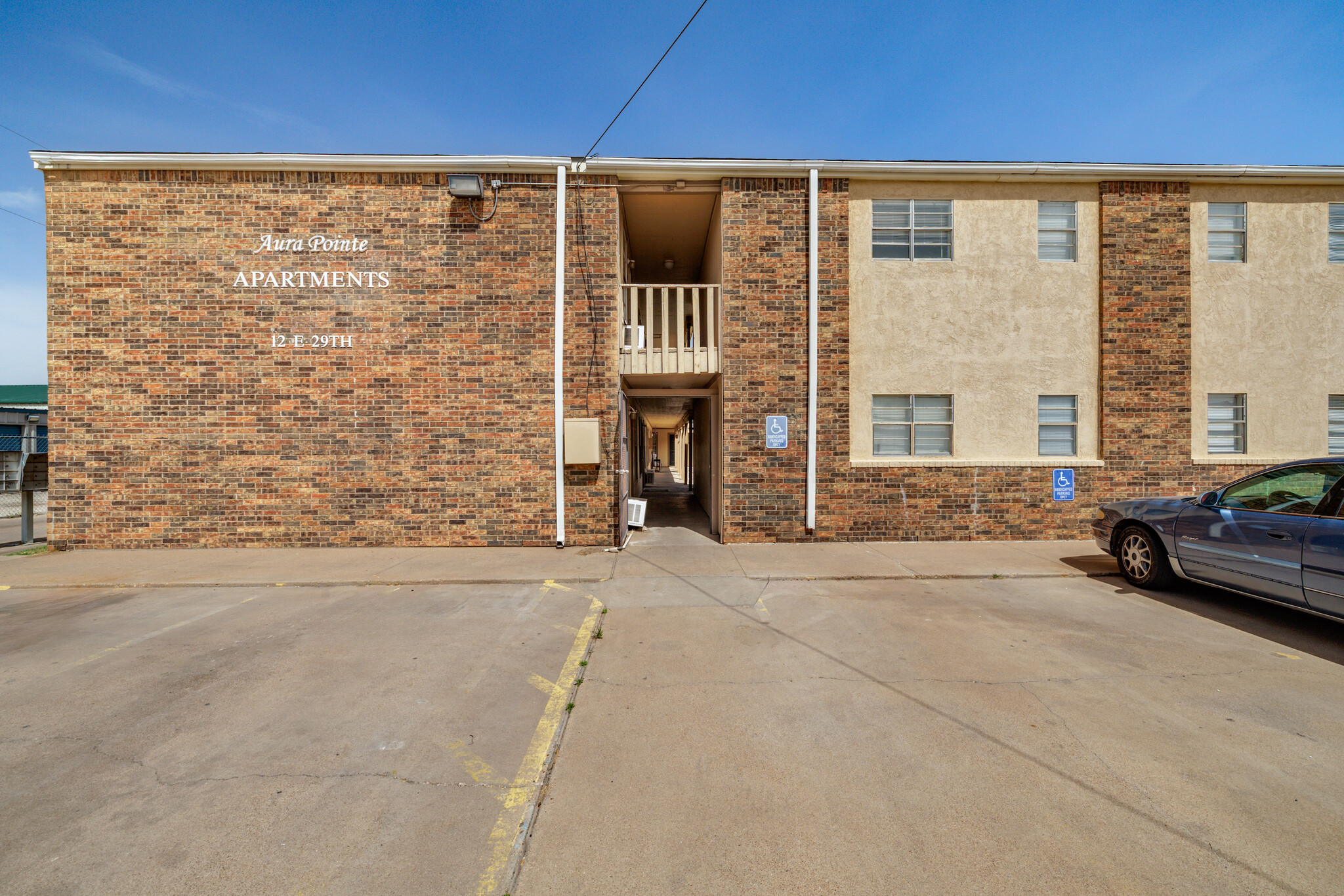 12 E 29th St, San Angelo, TX à vendre Photo principale– Image 1 sur 40