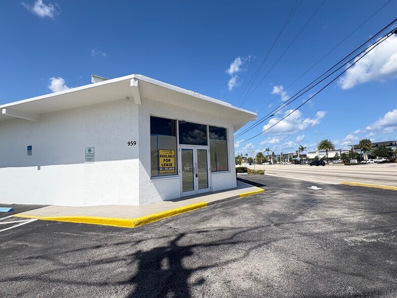 959 S Federal Hwy, Deerfield Beach, FL à louer - Photo de l’immeuble – Image 2 sur 9
