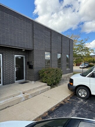 Plus de détails pour 700-750 Bonnie Ln, Elk Grove Village, IL - Industriel/Logistique à vendre