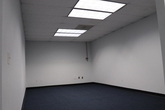 12325 Florence Ave, Santa Fe Springs, CA à louer - Photo de l’immeuble – Image 3 sur 4