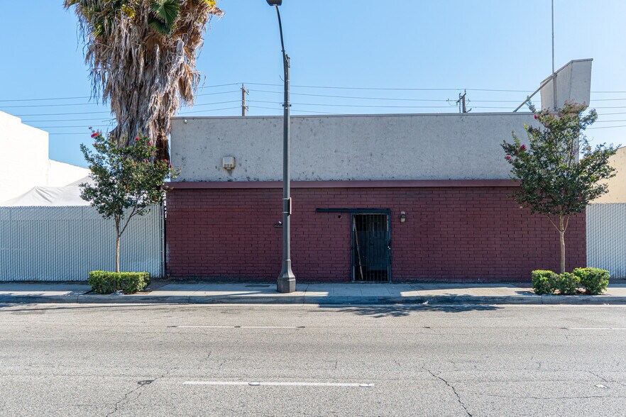 5261-5265 E Washington Blvd, Commerce, CA à vendre - Photo de l’immeuble – Image 1 sur 18