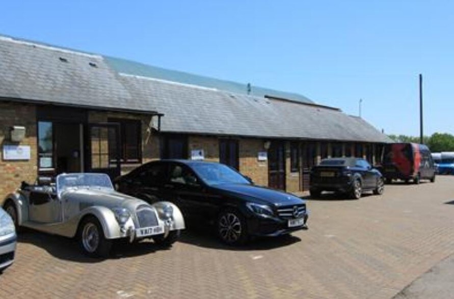 Liscombe Park, Leighton Buzzard à louer - Photo de l’immeuble – Image 2 sur 2