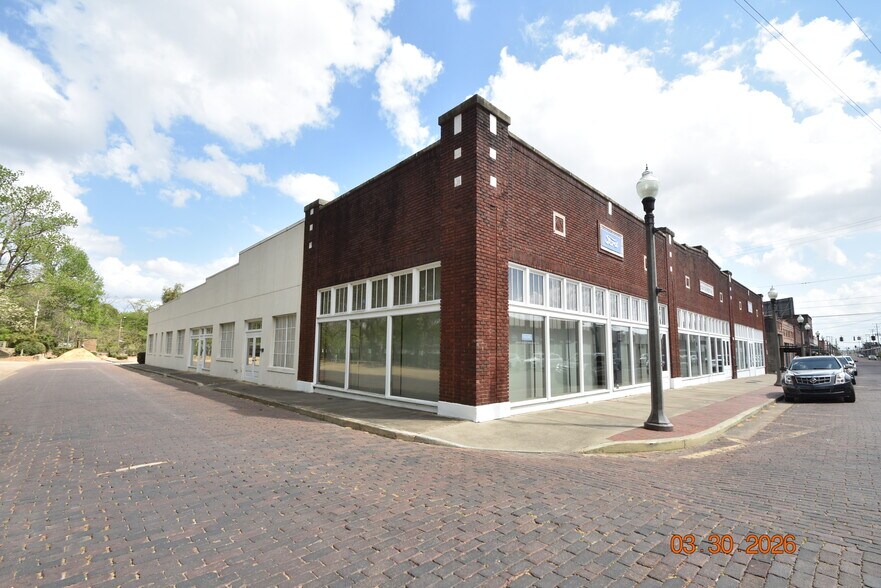 101 Main St, Greenwood, MS à vendre - Photo de l’immeuble – Image 2 sur 60