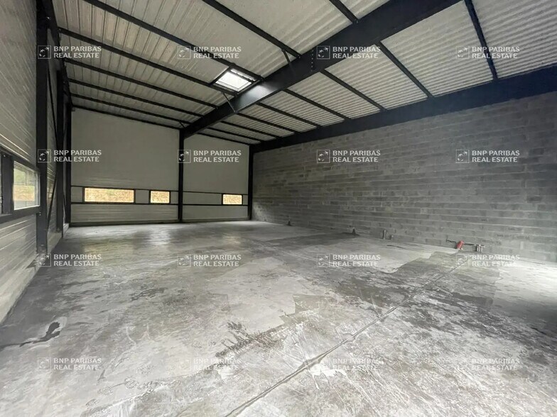 Local d'activités dans Vitré à vendre - Photo de l’immeuble – Image 2 sur 9