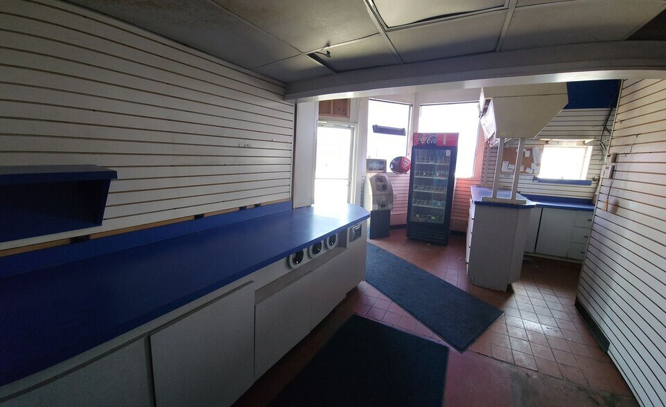6162 Dixie Hwy, Bridgeport, MI à vendre - Photo intérieure – Image 2 sur 8