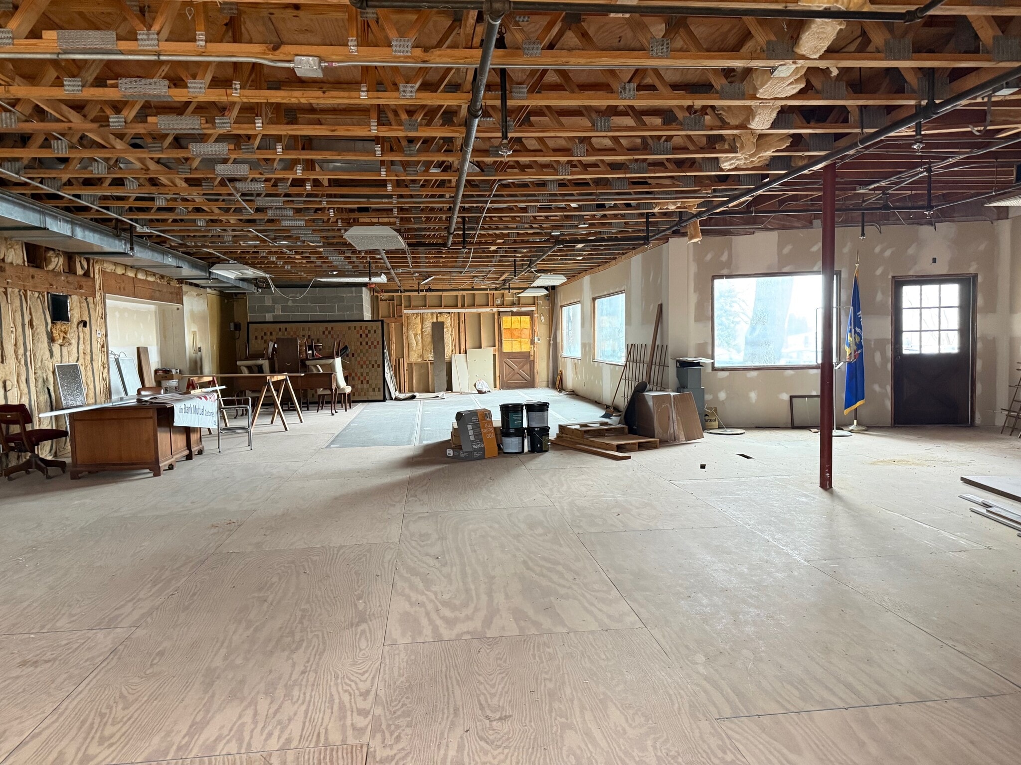 W62N248 Washington Ave, Cedarburg, WI à louer Photo intérieure– Image 1 sur 4