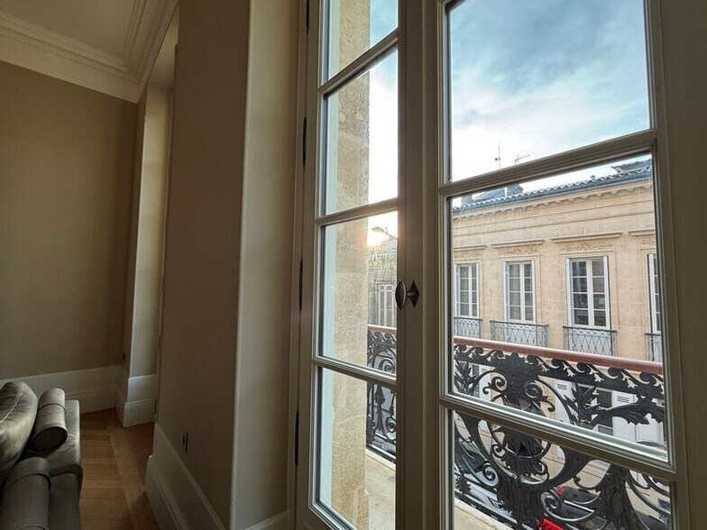 Bureau dans Bordeaux à louer - Photo intérieure – Image 2 sur 3