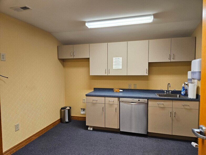 2459 Emerald Pl, Greenville, NC à vendre - Photo de l’immeuble – Image 2 sur 52