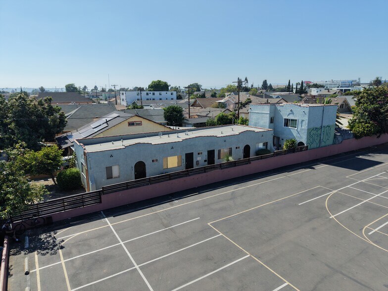 517 W 42nd Plz, Los Angeles, CA à vendre - Photo de l’immeuble – Image 3 sur 23