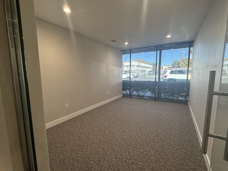 1905 N Main St, Santa Ana, CA à louer - Photo de l’immeuble – Image 2 sur 21