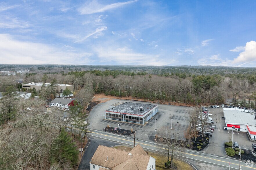 32 Schoosett St, Pembroke, MA à vendre - Aérien – Image 2 sur 19