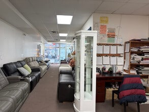 3640-3644 Main St, Flushing, NY à louer Photo intérieure– Image 1 sur 4