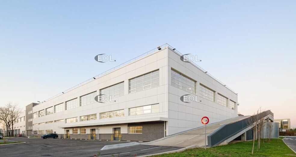Industriel/Logistique dans Gennevilliers à louer - Photo de l’immeuble – Image 2 sur 19