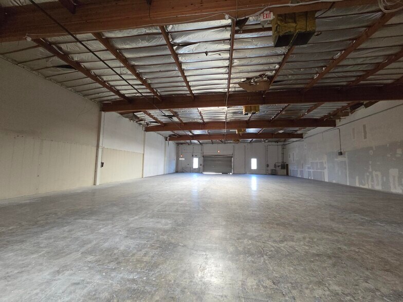 21300-21306 Superior St, Chatsworth, CA à louer - Photo de l’immeuble – Image 3 sur 3