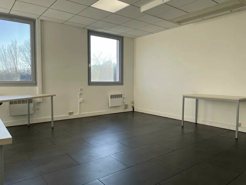 Bureau dans Dardilly à louer - Photo de l’immeuble – Image 3 sur 6