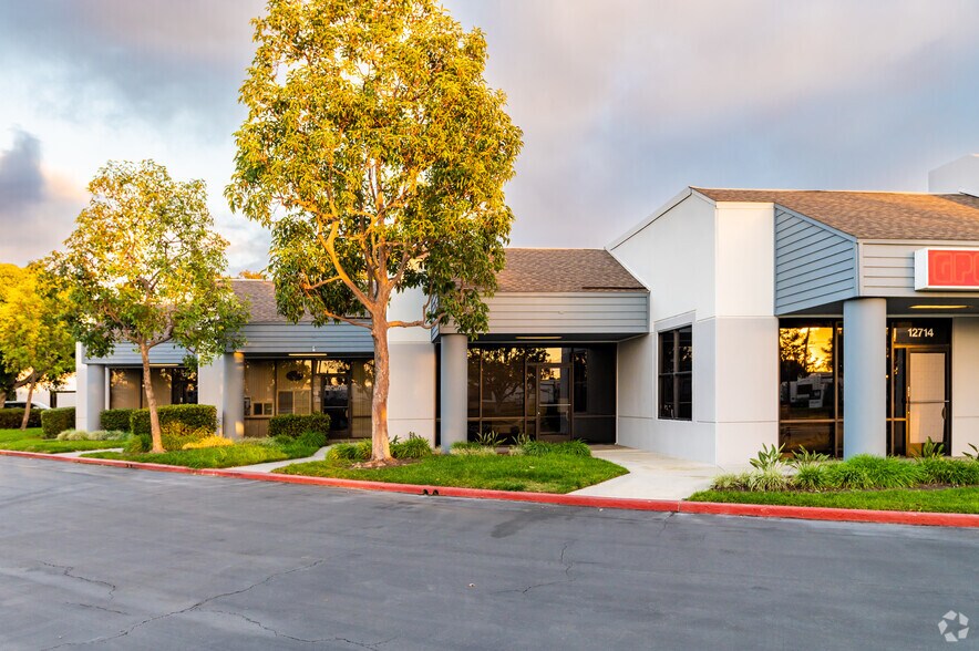 12661 Hoover St, Garden Grove, CA à louer - Photo principale – Image 1 sur 12