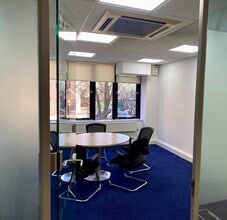 22-26 Eastern Rd, Romford à louer Photo intérieure– Image 2 sur 11