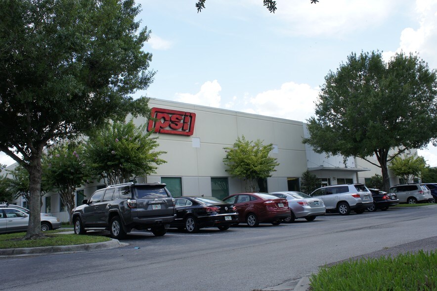 1900 33rd St, Orlando, FL à louer - Photo de l’immeuble – Image 3 sur 3