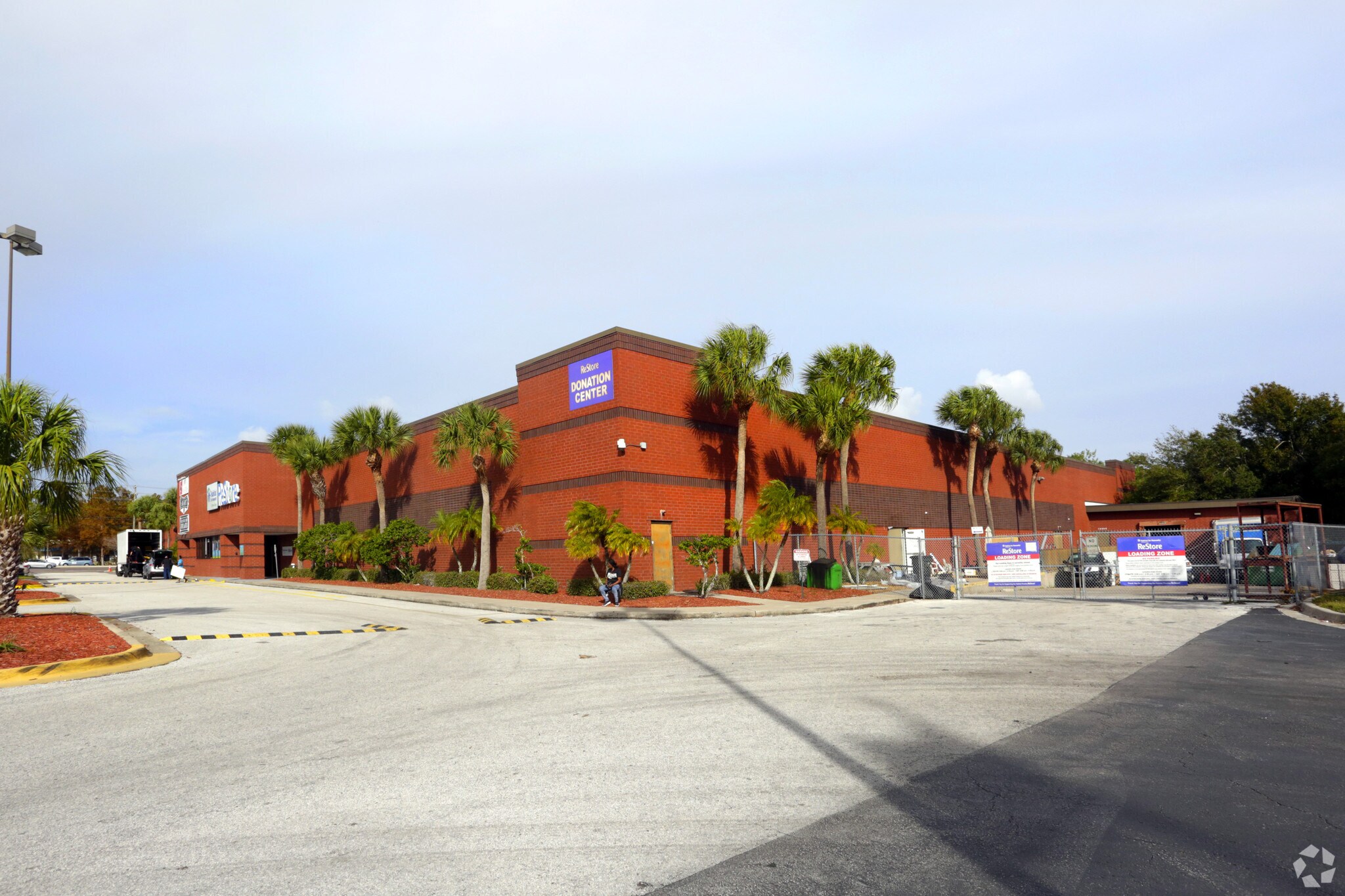 13355 49th St N, Clearwater, FL à louer Photo principale– Image 1 sur 9