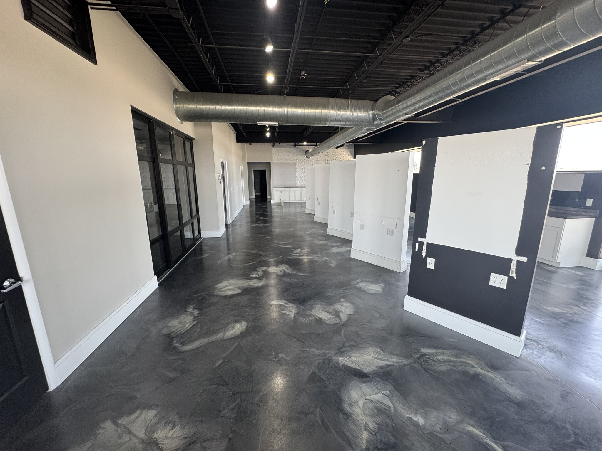 160 E Main St, Decatur, IL à louer Photo de l’immeuble– Image 1 sur 13