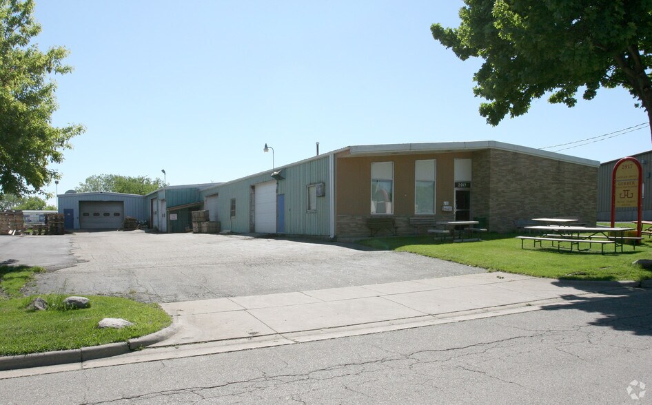 2917 Latham Dr, Madison, WI à louer - Photo principale – Image 1 sur 8