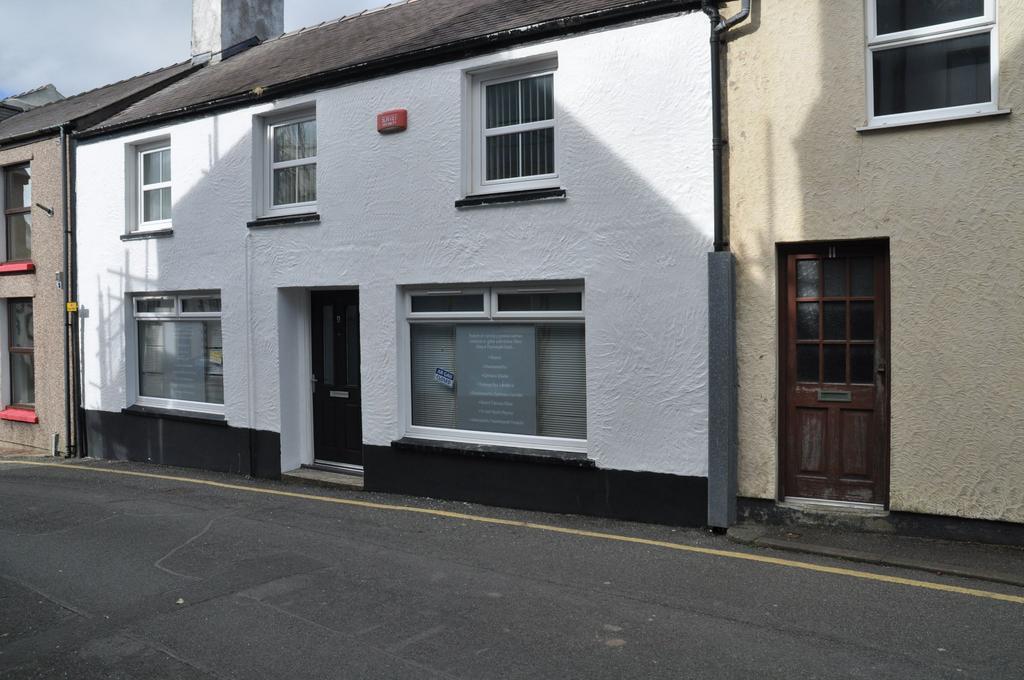 9 Market St, Amlwch à louer Photo de l’immeuble– Image 1 sur 3