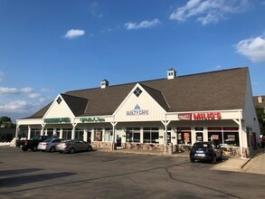 240-248 N Century Ave, Waunakee, WI à louer Photo de l’immeuble– Image 1 sur 7