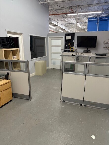 729-731 NW 1st St, Fort Lauderdale, FL à louer - Photo de l’immeuble – Image 3 sur 11